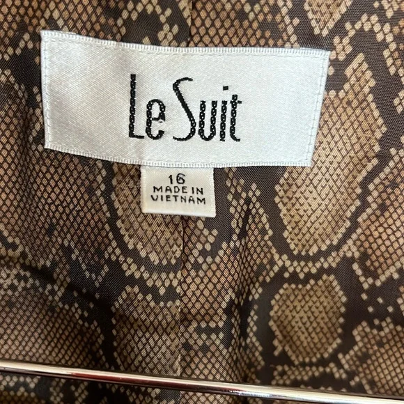 Le Suit Brown Patterned Women's Suit - Picture 4 of 7